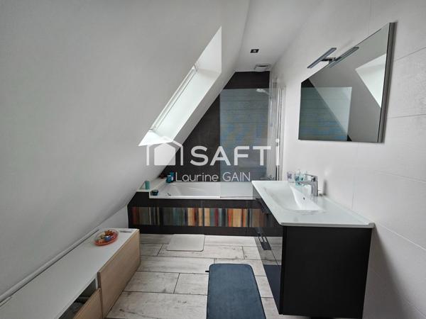 Maison lumineuse rénovée 151 m² – Plescop bourg