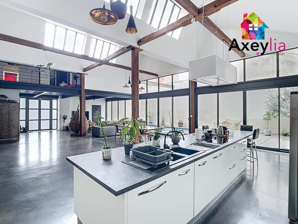 Roanne (42300) A VENDRE - ROANNE - LOFT HORS COPROPRIÉTÉ DE 240M2 AVEC 4 CHAMBRES, COUR, PISCINE, TERRASSE, GARAGE ET DÉPENDA