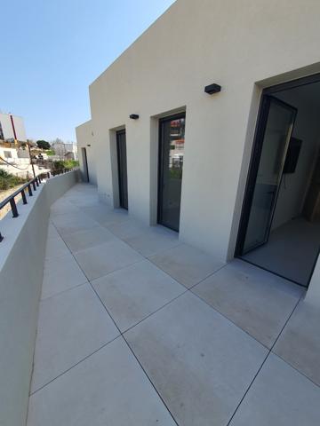 Marseille (13014) MARSEILLE 13014 - AVENUE ALEXANDRE ANSALDI - Locaux centre dentaire