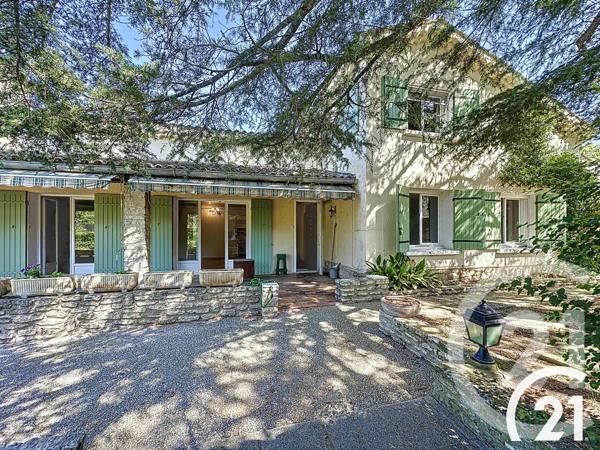 Maison à vendre  6 pièces - 222,85 m 2   ROBION  - 84