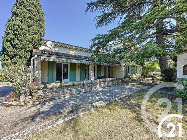 Maison à vendre  6 pièces - 222,85 m 2   ROBION  - 84
