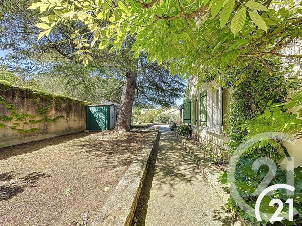 Maison à vendre  6 pièces - 222,85 m 2   ROBION  - 84