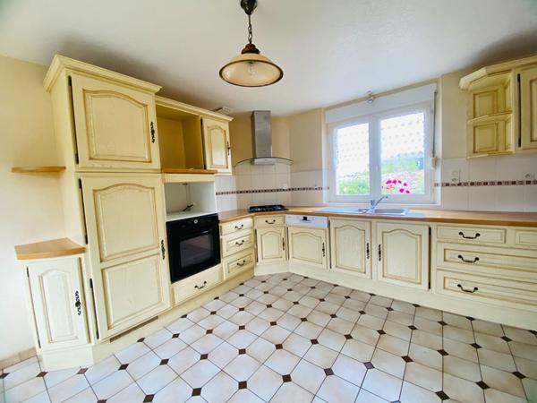 Élégante maison de ville avec véranda et jardin, à deux pas du centre de Châtelaudren