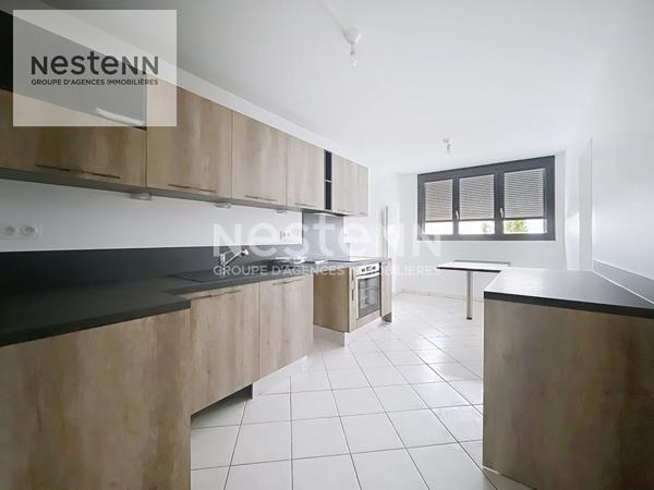 ORLEANS MADELEINE - SUPERBE APPARTEMENT VUE LOIRE - 105 m2 - PARKING - BALCON - ASCENSEUR - TRAM B