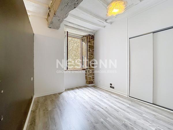 Coup de coeur assuré pour ce duplex rénové au centre de Guingamp !