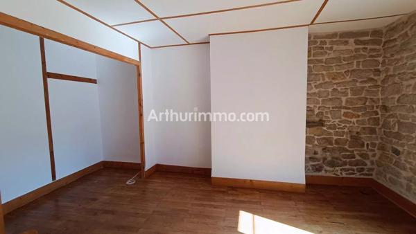 Location                                                      Appartement
                        
                     2 pièces                      47 m2                     à Lons-le-Saunier