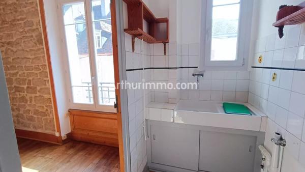 Location                                                      Appartement
                        
                     2 pièces                      47 m2                     à Lons-le-Saunier
