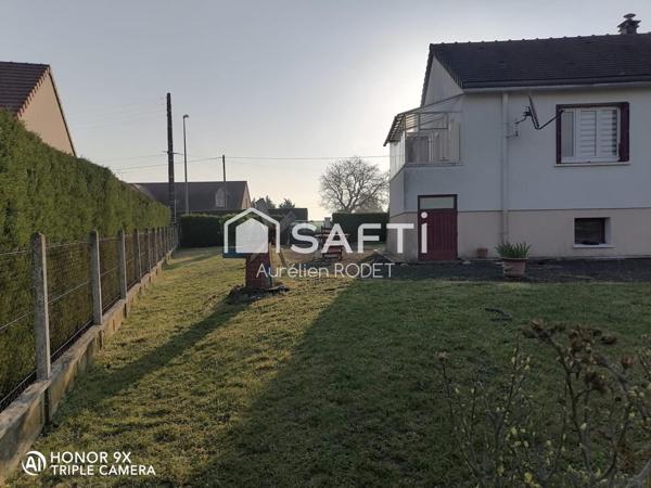 Maison élevé sur sous-sol.