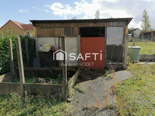 Maison élevé sur sous-sol.