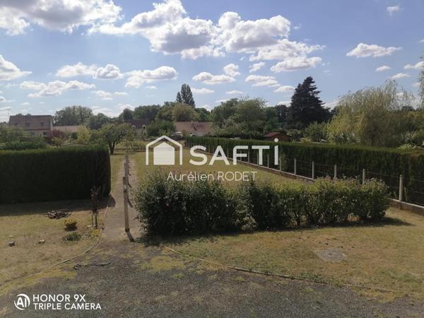 Maison élevé sur sous-sol.