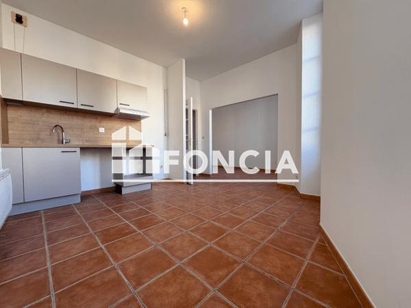 Location Appartement 3 pièces 58.4 m² - 7 PLACE LOUIS BLANC Toulon 83000
