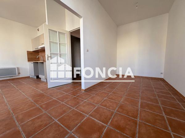 Location Appartement 3 pièces 58.4 m² - 7 PLACE LOUIS BLANC Toulon 83000