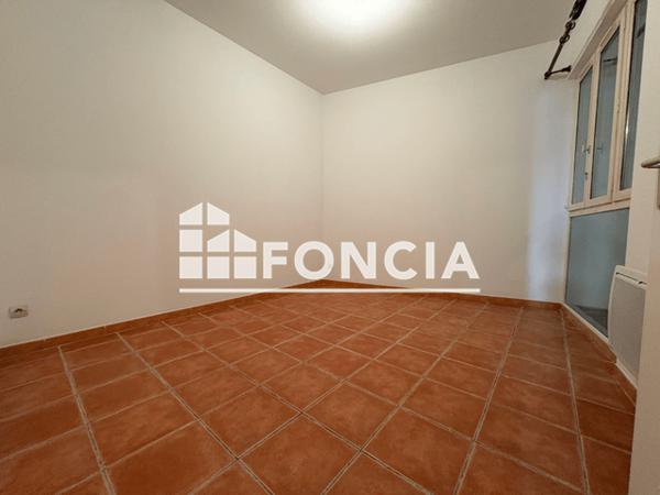Location Appartement 3 pièces 58.4 m² - 7 PLACE LOUIS BLANC Toulon 83000