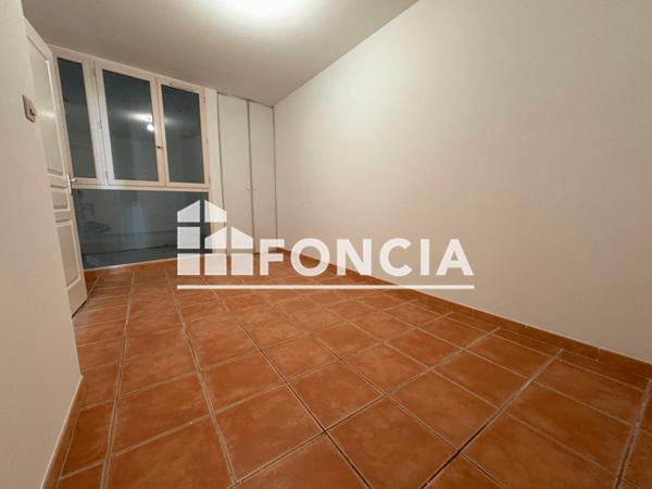 Location Appartement 3 pièces 58.4 m² - 7 PLACE LOUIS BLANC Toulon 83000
