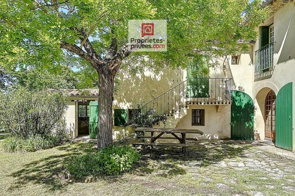 Élégant mas provençal au charme authentique