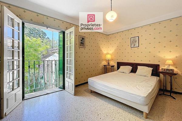 Élégant mas provençal au charme authentique