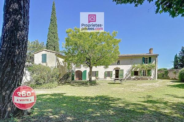 Élégant mas provençal au charme authentique