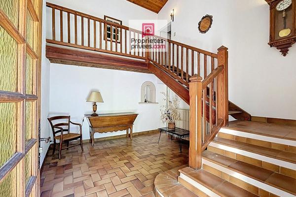 Élégant mas provençal au charme authentique