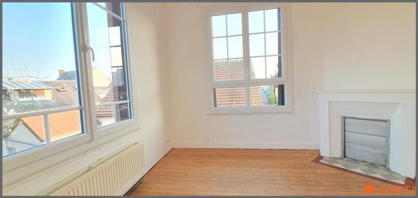 MAISON DE VILLE AVEC STUDIO ET GARAGE