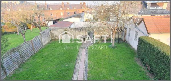 MAISON DE VILLE AVEC STUDIO ET GARAGE