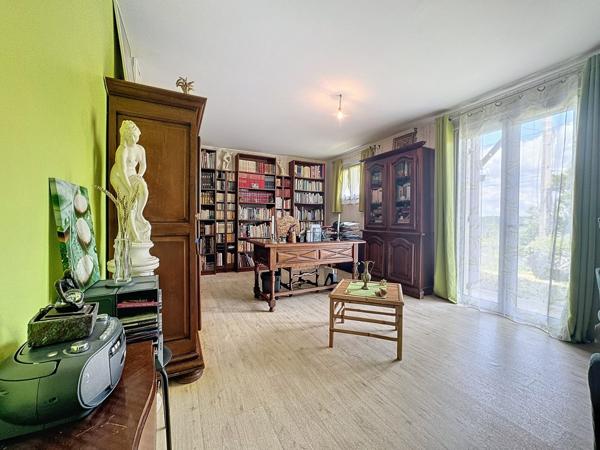 Vaste maison idéalement située sur 3000 m² (dont 2000 m² constructibles)