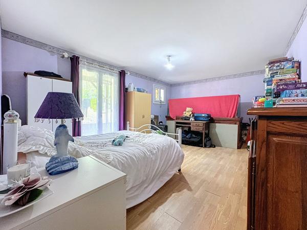 Vaste maison idéalement située sur 3000 m² (dont 2000 m² constructibles)