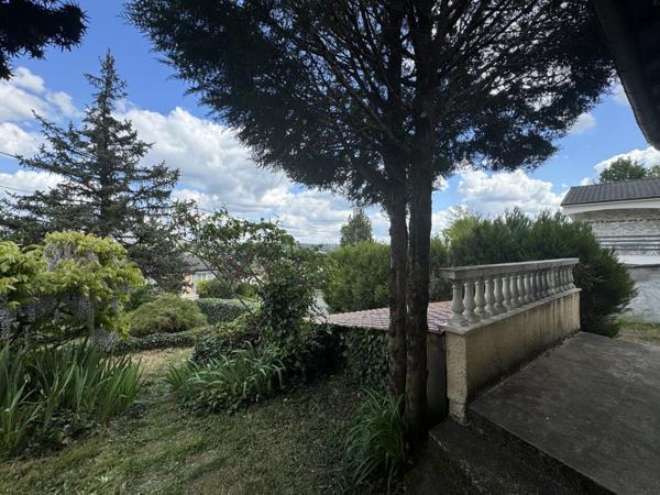 Vaste maison idéalement située sur 3000 m² (dont 2000 m² constructibles)