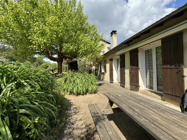 Vaste maison idéalement située sur 3000 m² (dont 2000 m² constructibles)