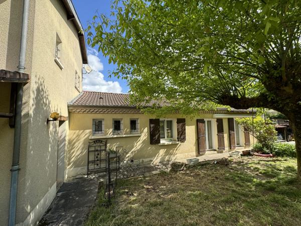 Vaste maison idéalement située sur 3000 m² (dont 2000 m² constructibles)