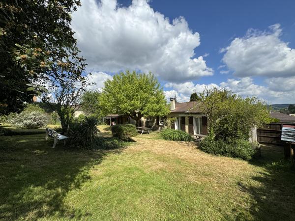 Vaste maison idéalement située sur 3000 m² (dont 2000 m² constructibles)