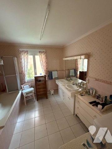 Maison à vendre à Hesdin-la-Forêt (62140) en Pas-de-Calais (62)

Cette maison offre une surfa...