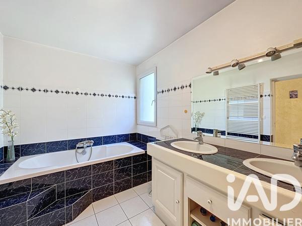 Maison à vendre 13 pièces 303 m² Saint-Chély-d'Apcher