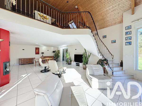 Maison à vendre 13 pièces 303 m² Saint-Chély-d'Apcher