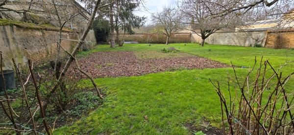 Maison ancienne , grand terrain + Dépendance Agglomération Filibus recherchée