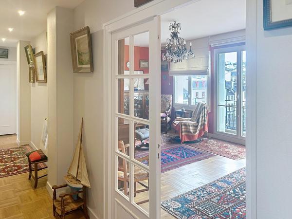 APPARTEMENT LUMINEUX AVEC ASCENSEUR, GARAGE ET CAVE