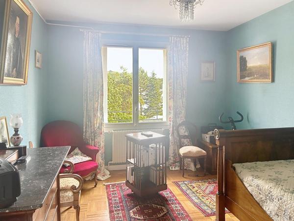 APPARTEMENT LUMINEUX AVEC ASCENSEUR, GARAGE ET CAVE