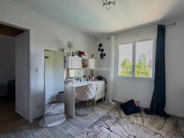 Vente                                                      Maison
                        
                     6 pièces                      210 m2                     à Morestel