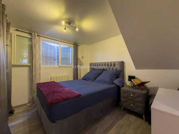 Vente                                                      Maison
                        
                     6 pièces                      210 m2                     à Morestel