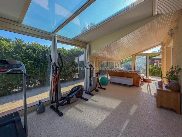 Vente                                                      Maison
                        
                     6 pièces                      210 m2                     à Morestel