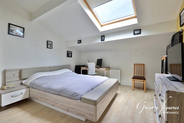 À vendre – Beau duplex 3 pièces de 78,19 m² au dernier étage, avec balcon, garage et place de parking privative