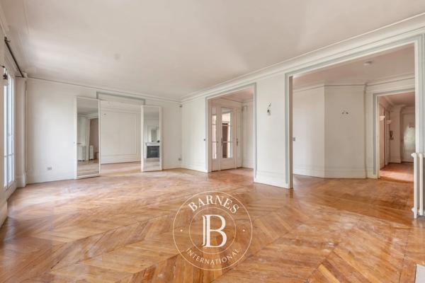 Paris 7ème, Appartement 2 Chambres -  137 m² à vendre