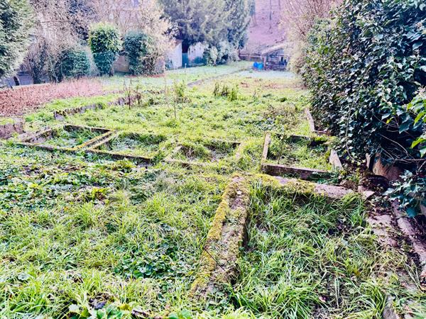 Terrain à vendre ? Chaville Rive Gauche ? Dépendance en ruine ? Fort potentiel 365 m²