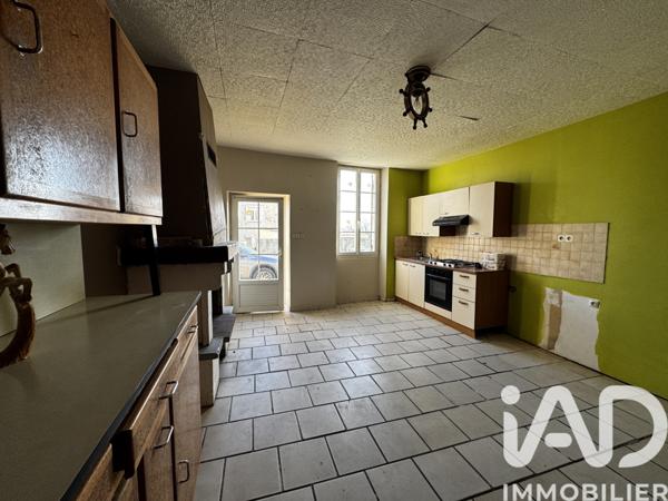 Maison à vendre 5 pièces 87 m² Saint-Bonnet-sur-Gironde