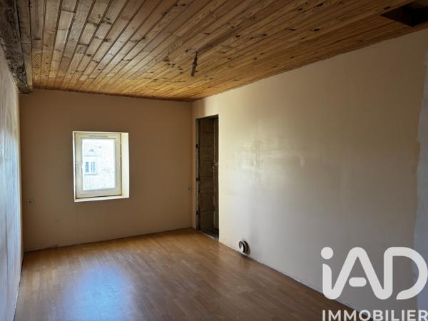 Maison à vendre 5 pièces 87 m² Saint-Bonnet-sur-Gironde