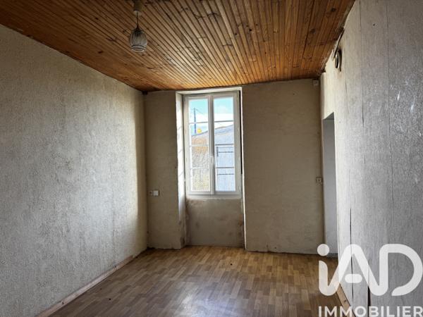 Maison à vendre 5 pièces 87 m² Saint-Bonnet-sur-Gironde