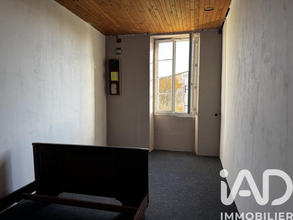 Maison à vendre 5 pièces 87 m² Saint-Bonnet-sur-Gironde