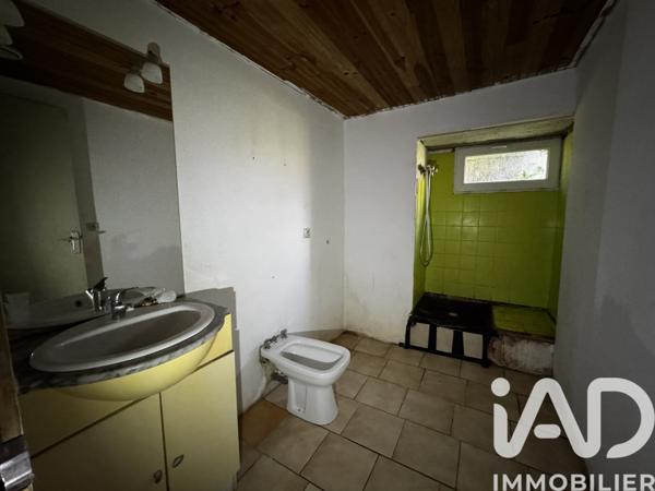 Maison à vendre 5 pièces 87 m² Saint-Bonnet-sur-Gironde