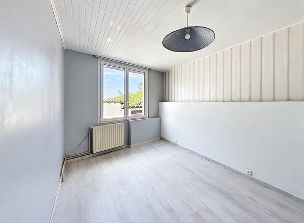 Maison
         4 pièces
        - 94 m² 175 000 € *