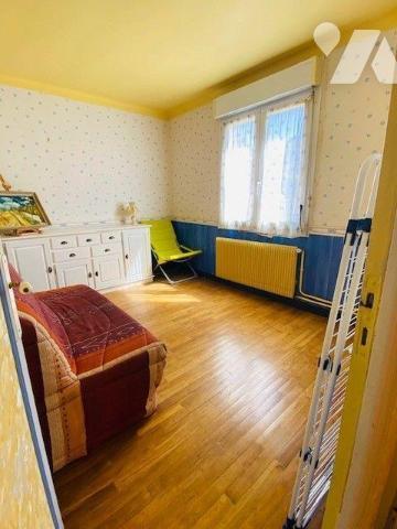 A vendre à Perros-Guirec (22700) en Côtes-d'Armor (22), un Pavillon de type 5, de plain-pied, d...