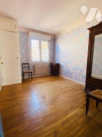 A vendre à Perros-Guirec (22700) en Côtes-d'Armor (22), un Pavillon de type 5, de plain-pied, d...